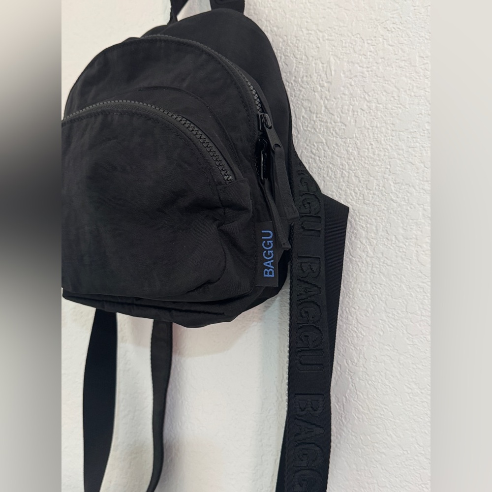 BAGGU Black Mini Backpack - Everyday Women's Bag - Picture 3 of 7